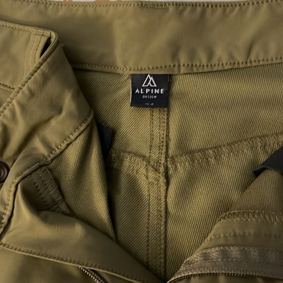 Men’s shorts - Picture 2 of 2